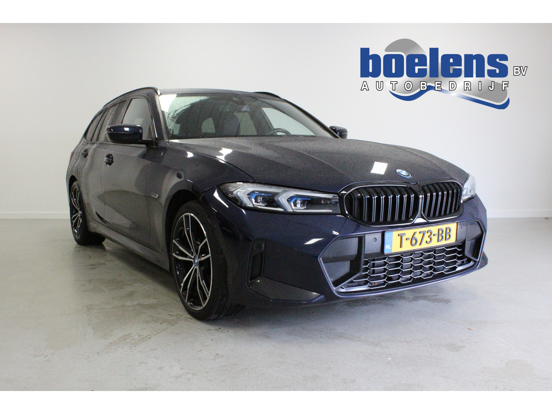 Touring 330e | WEGKL-TRHAAK | CAMERA | 18'LMV | NAVIGATIE | KEYLESS | E-KLEP | DAB | PDC |